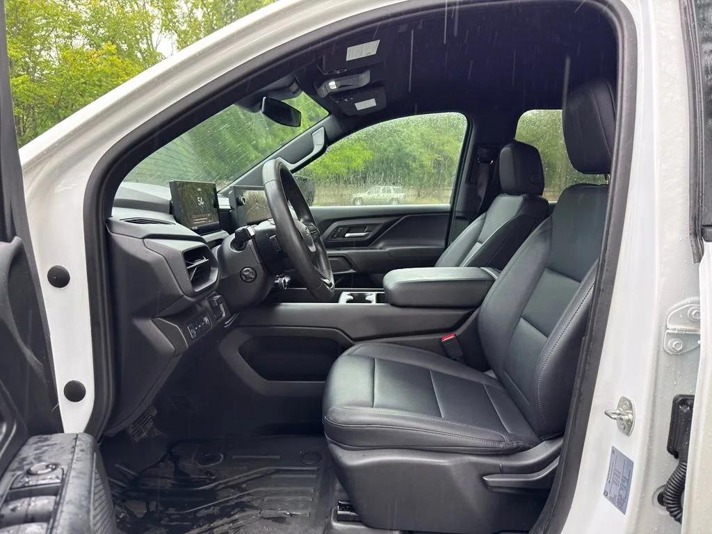 chevrolet silverado ev 2024 1GC10UED0RU204200 image chevrolet silverado ev 2024 1GC10UED0RU204200 image